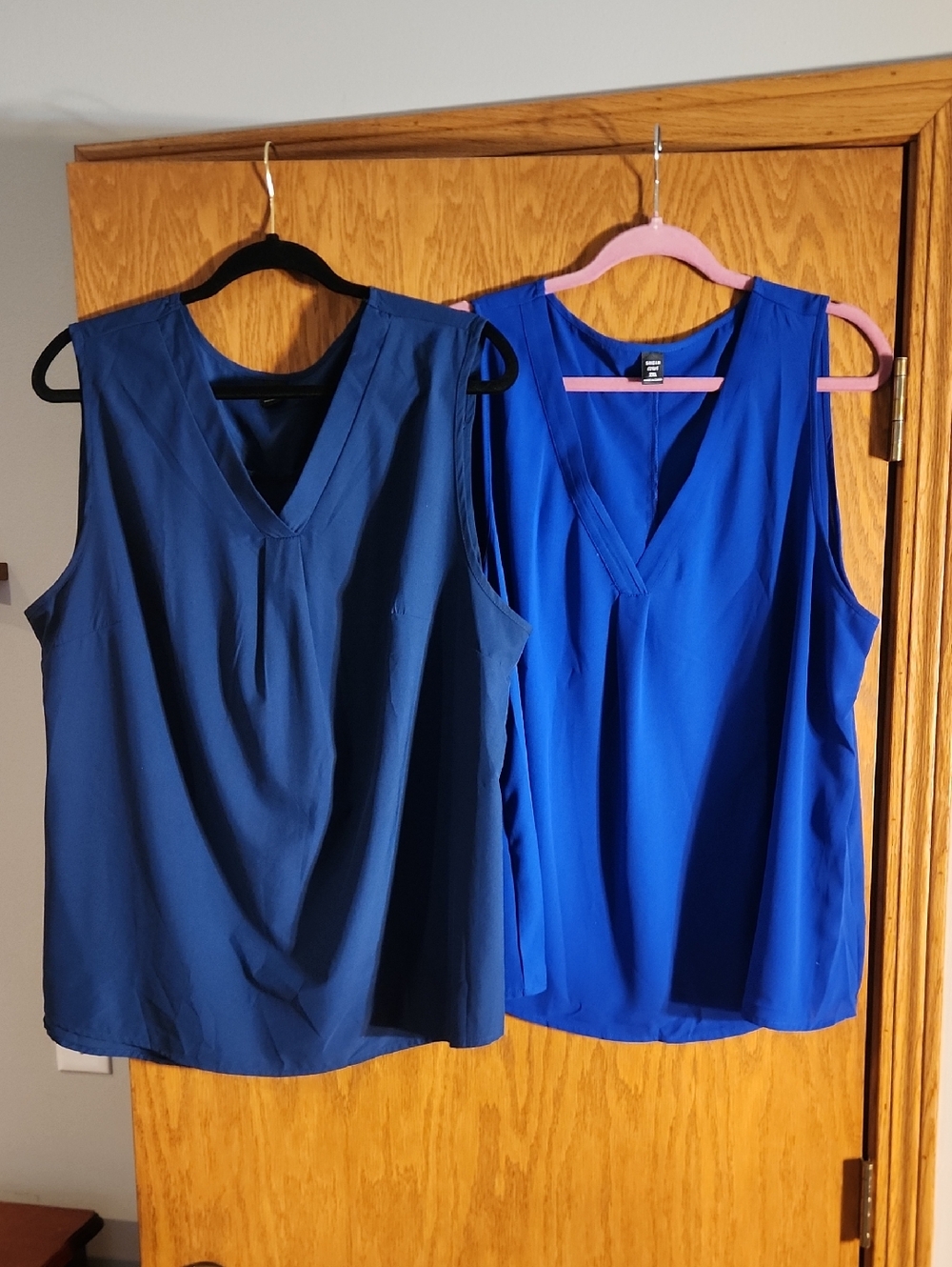 SHEIN Curve Dual Blue V-Neck Sleeveless Camisole Pack Size 2x